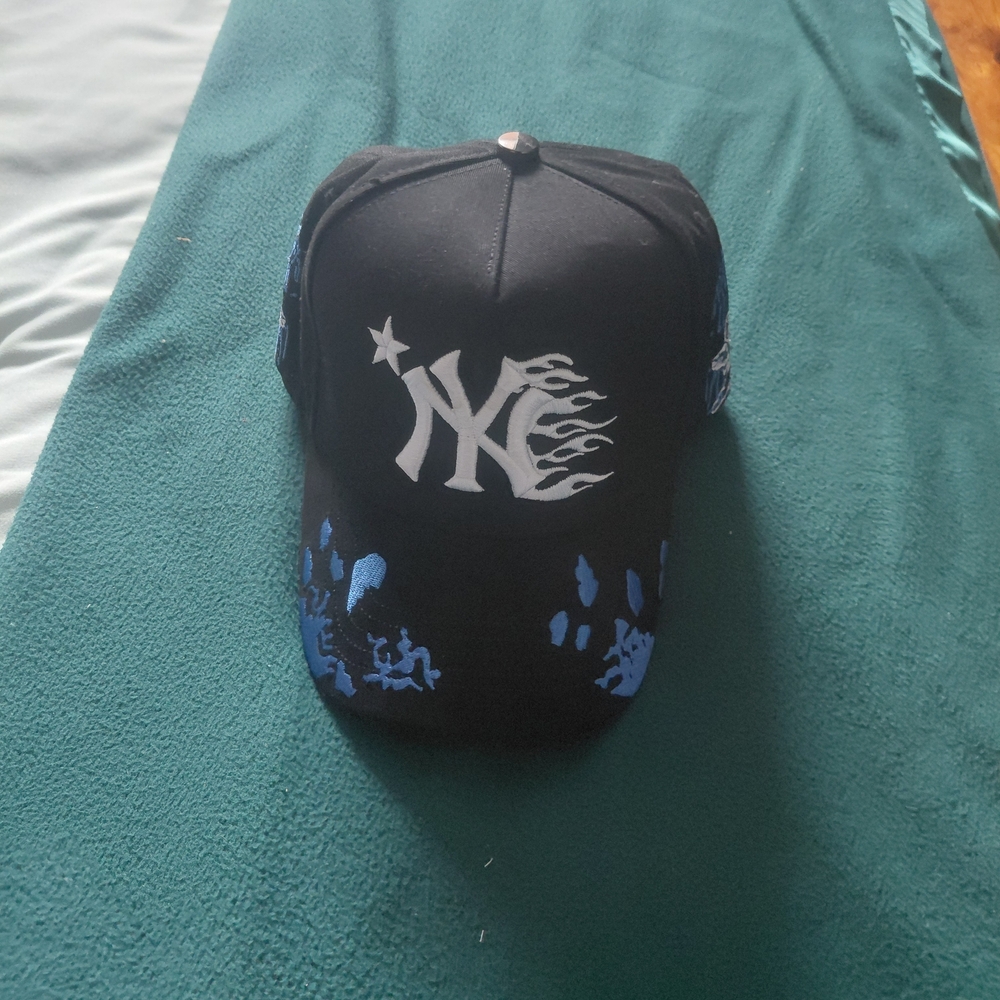 Black and Blue NY Cap